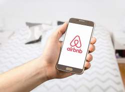 نگرانی مسافران از دوربین‌ مخفی در خانه‌های Airbnb