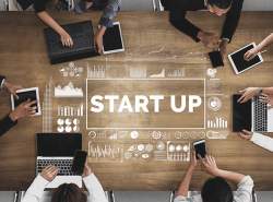 هشت استارتاپ برتر در منطقه نوآوری ایران طرحهای فناورانه خود را ارائه دادند هشت استارتاپ برتر در منطقه نوآوری ایران طرحهای فناورانه خود را ارائه دادند