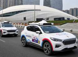 تاکسیهای روباتیک چینی به خیابانهای اروپا میرود تاکسیهای روباتیک چینی به خیابانهای اروپا میرود