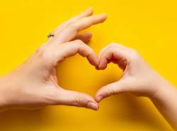 بسته اینترنت تخفیفی و مکالمه رایگان ایرانسل به مناسبت روز مادر بسته اینترنت تخفیفی و مکالمه رایگان ایرانسل به مناسبت روز مادر